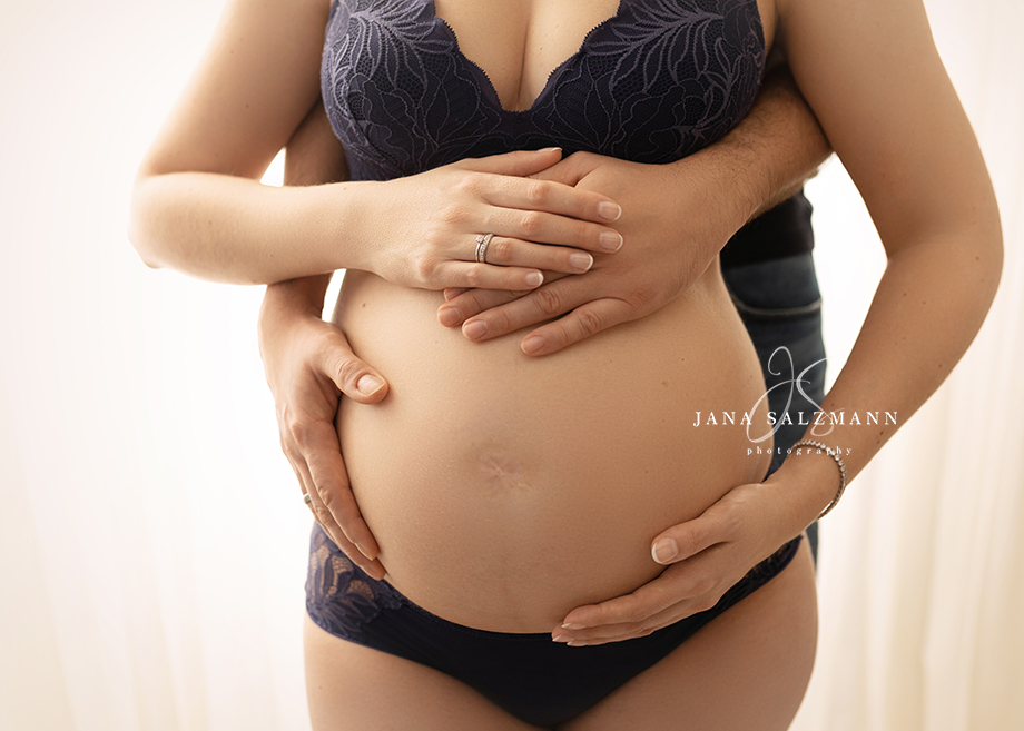 eltern-to-be-baldeltern-schwamher-schwangerchaft-babybauch-schwangerschaftsfotoshooting-babybauhfotoshooting